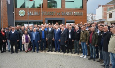 MANİSA BÜYÜKŞEHİR BELEDİYE BAŞKAN ADAYI MİMAR FERDİ ZEYREK'TEN SALİHLİ TİCARET VE SANAYİ ODASINDA TOPLANTI