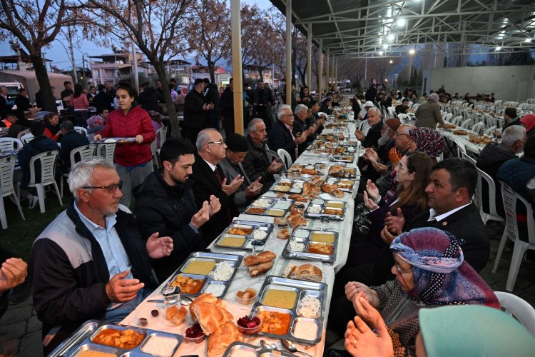 SALİHLİ CUMHUR İTTİFAKI BELEDİYE BAŞKAN ADAYI ZEKİ KAYDA İLK İFTARDA SARIPINAR MAHALLESİ SAKİNLERİ İLE BİR ARAYA GELDİ